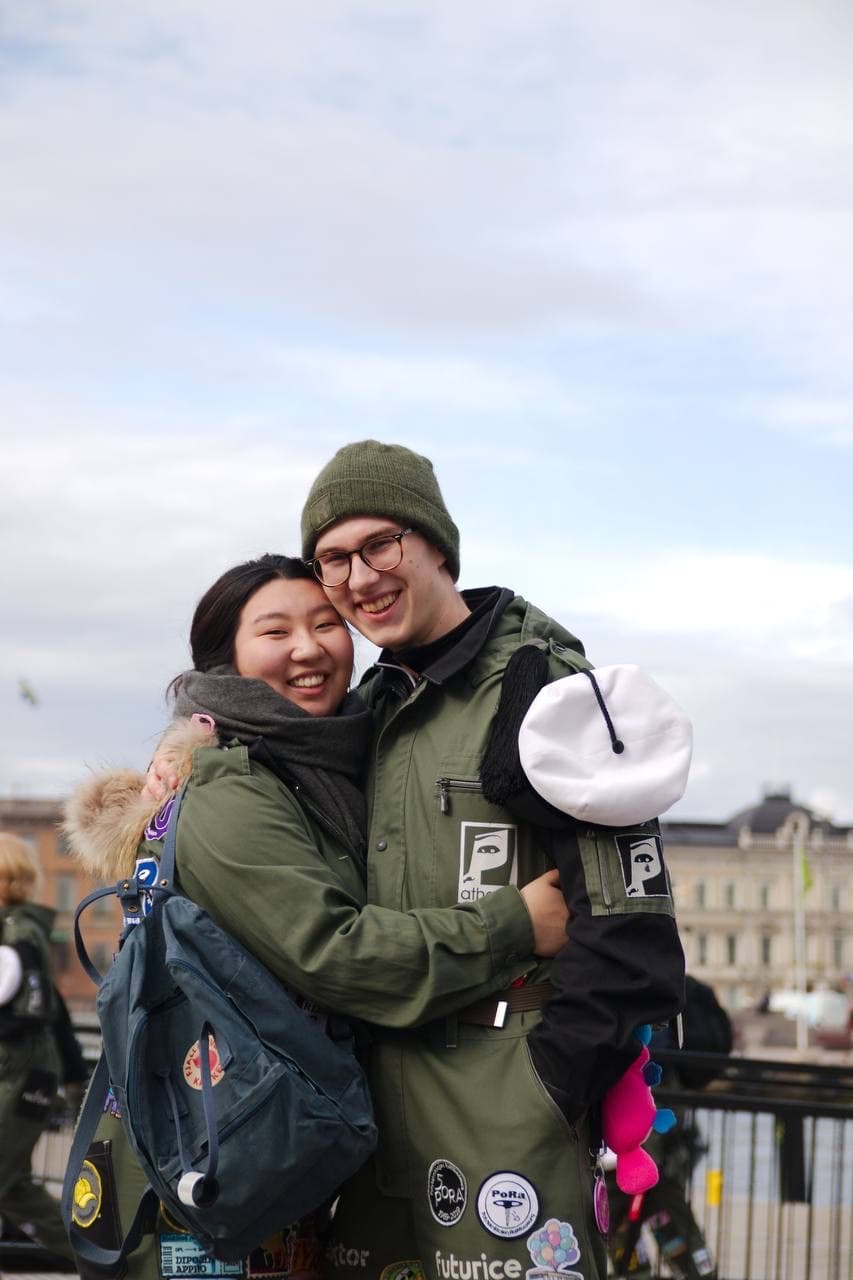 Vappua viettämässä, Kauppatori, huhtikuu 2022